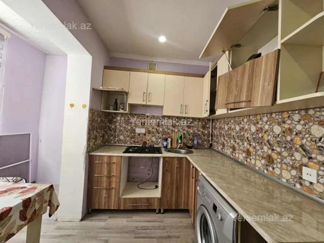 Satılır 2 otaqlı köhnə tikili 55 m²