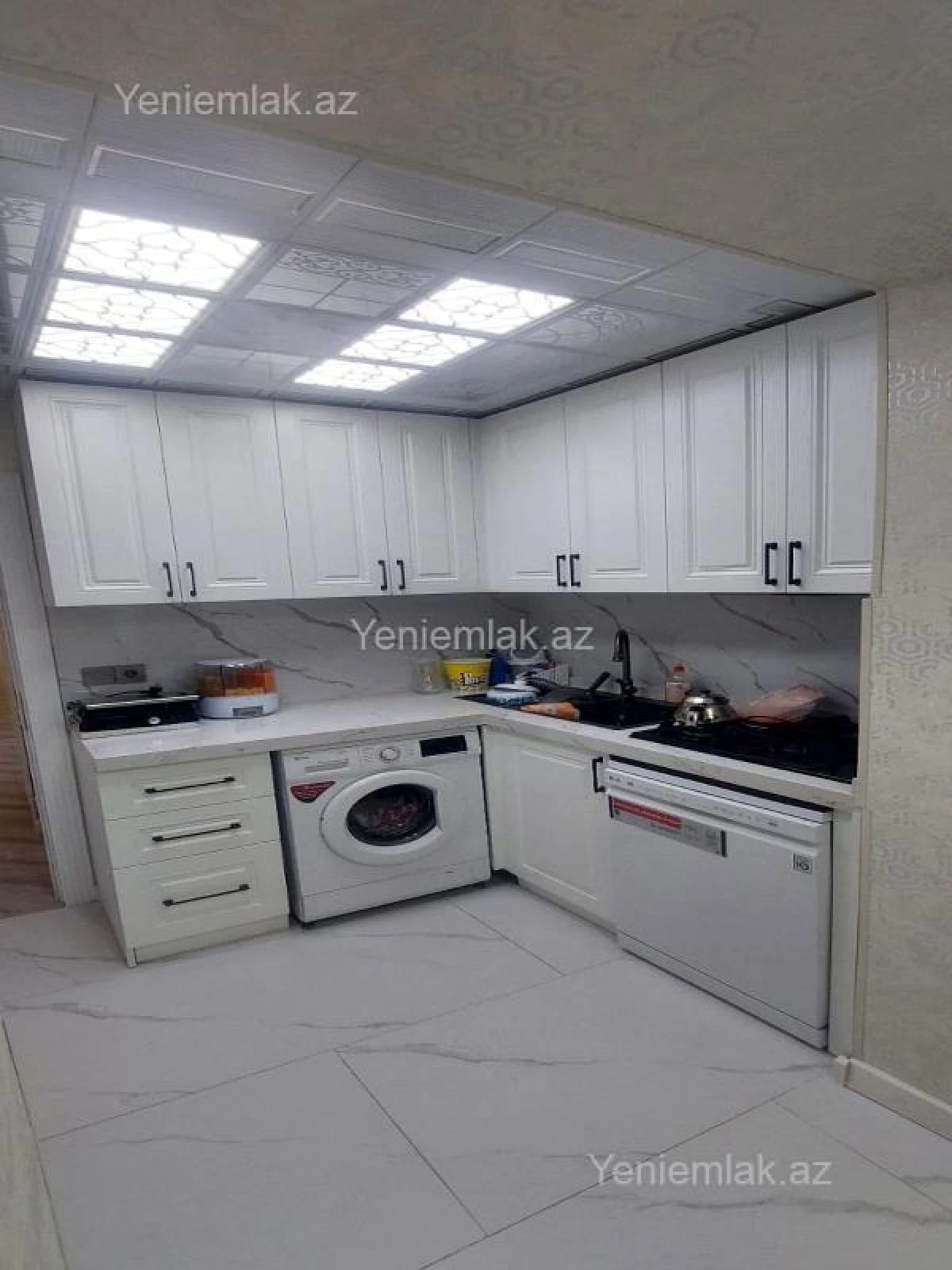 Satılır 3 otaqlı köhnə tikili 84 m²