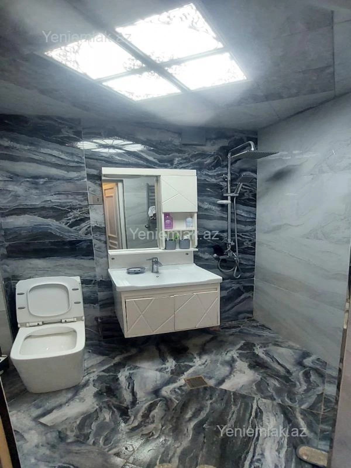 Satılır 3 otaqlı köhnə tikili 84 m²