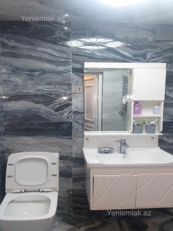 Satılır 3 otaqlı köhnə tikili 84 m²