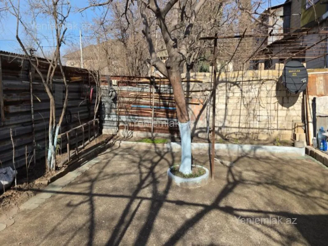 Satılır 5 otaqlı köhnə tikili 100 m²