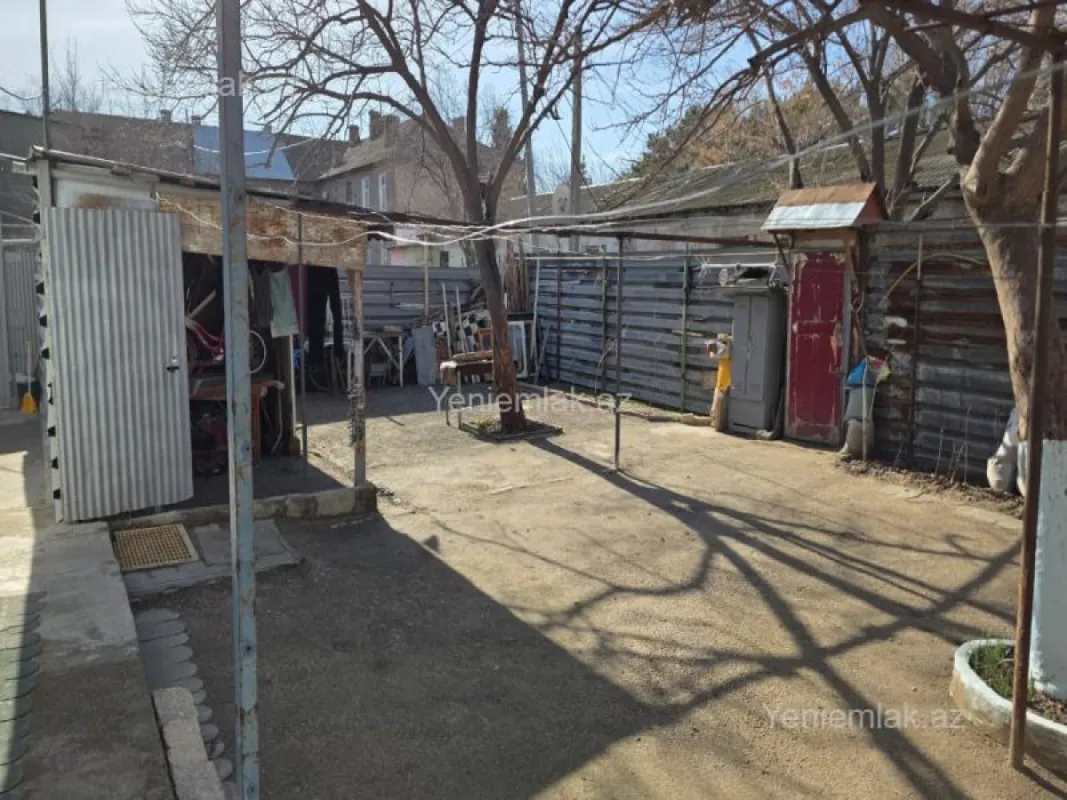 Satılır 5 otaqlı köhnə tikili 100 m²