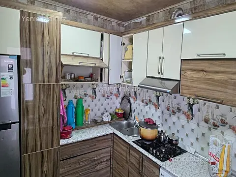 Satılır 5 otaqlı köhnə tikili 100 m²