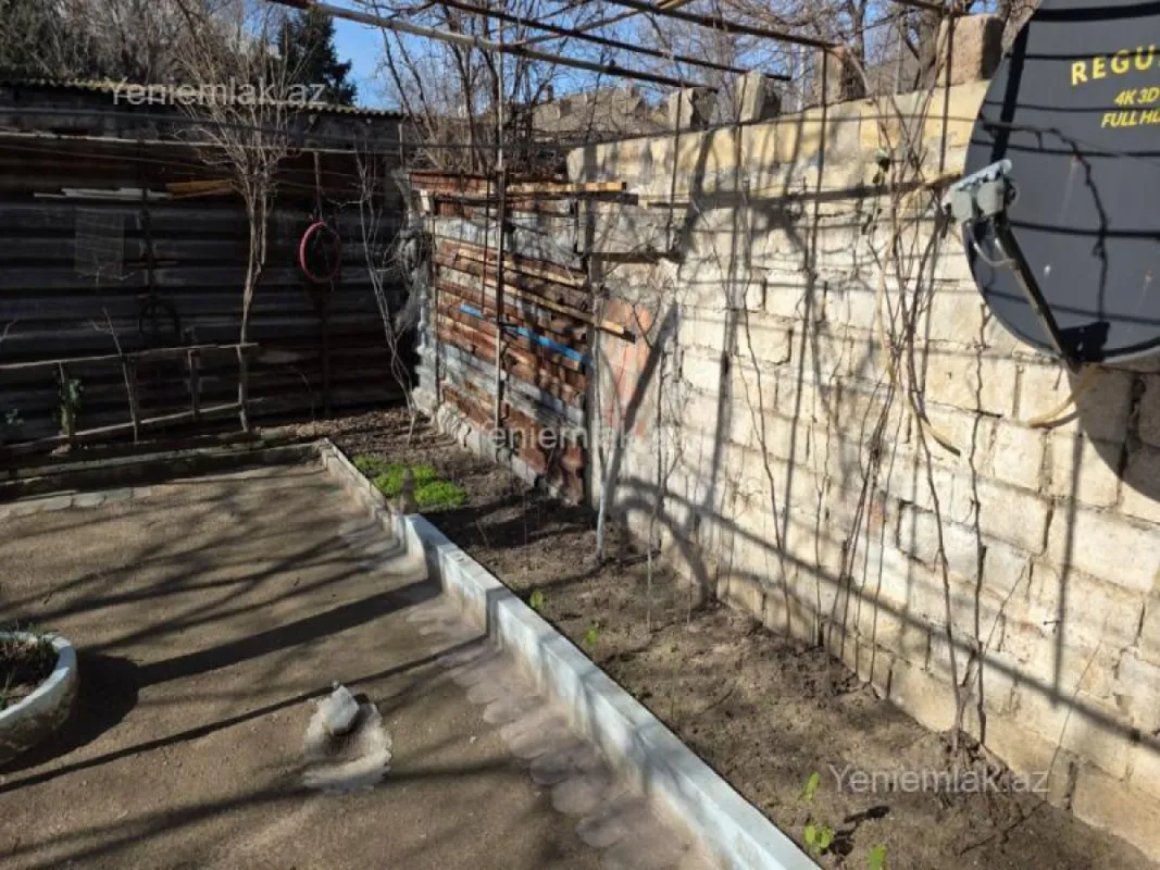 Satılır 5 otaqlı köhnə tikili 100 m²
