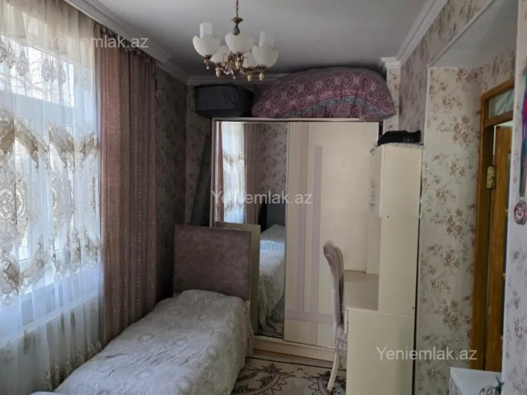 Satılır 5 otaqlı köhnə tikili 100 m²