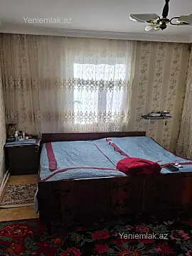 Satılır 5 otaqlı köhnə tikili 100 m²
