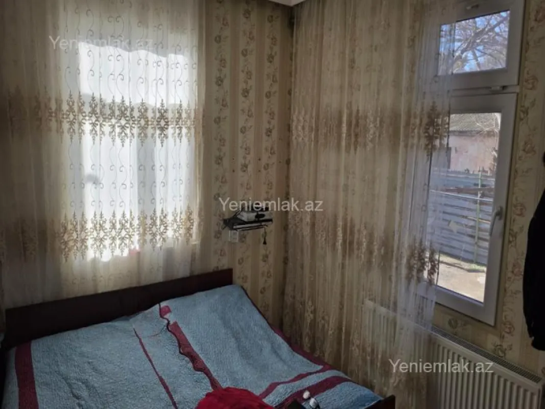 Satılır 5 otaqlı köhnə tikili 100 m²