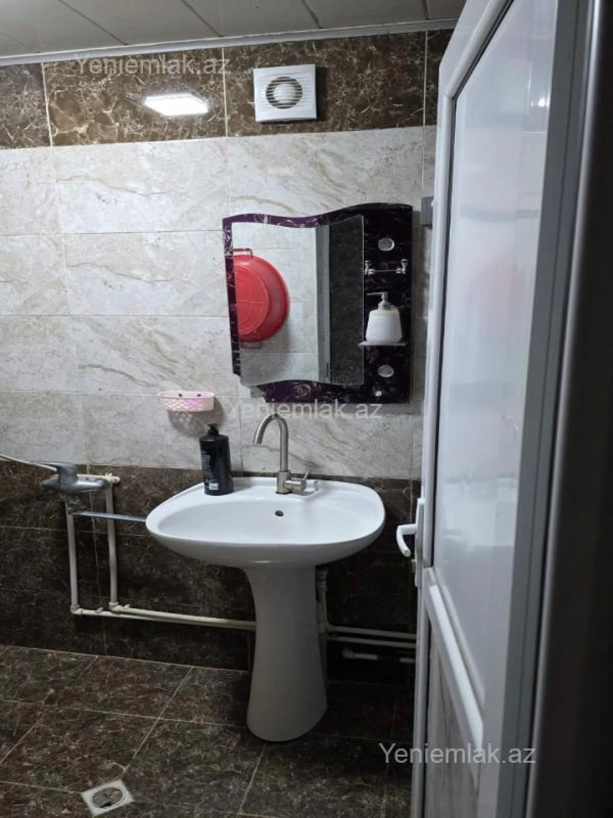 Satılır 5 otaqlı köhnə tikili 100 m²