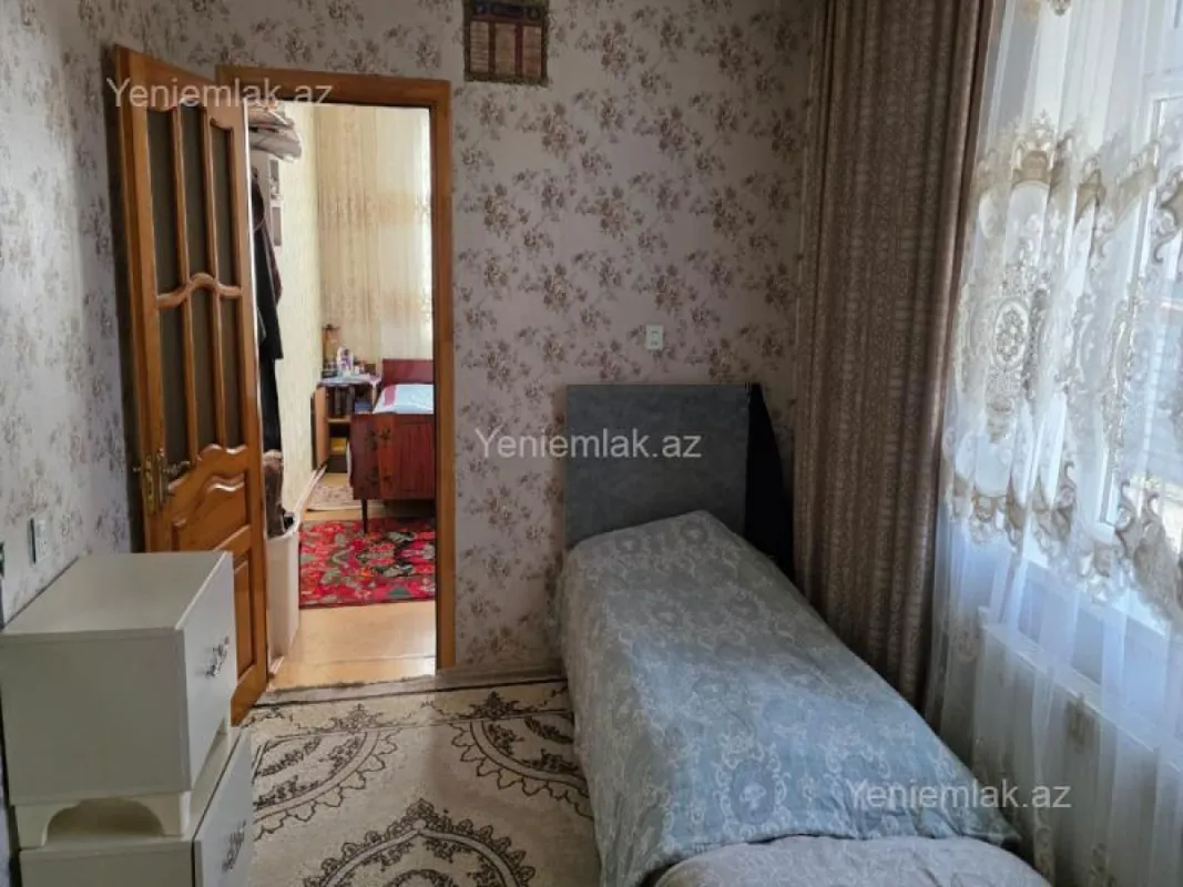 Satılır 5 otaqlı köhnə tikili 100 m²