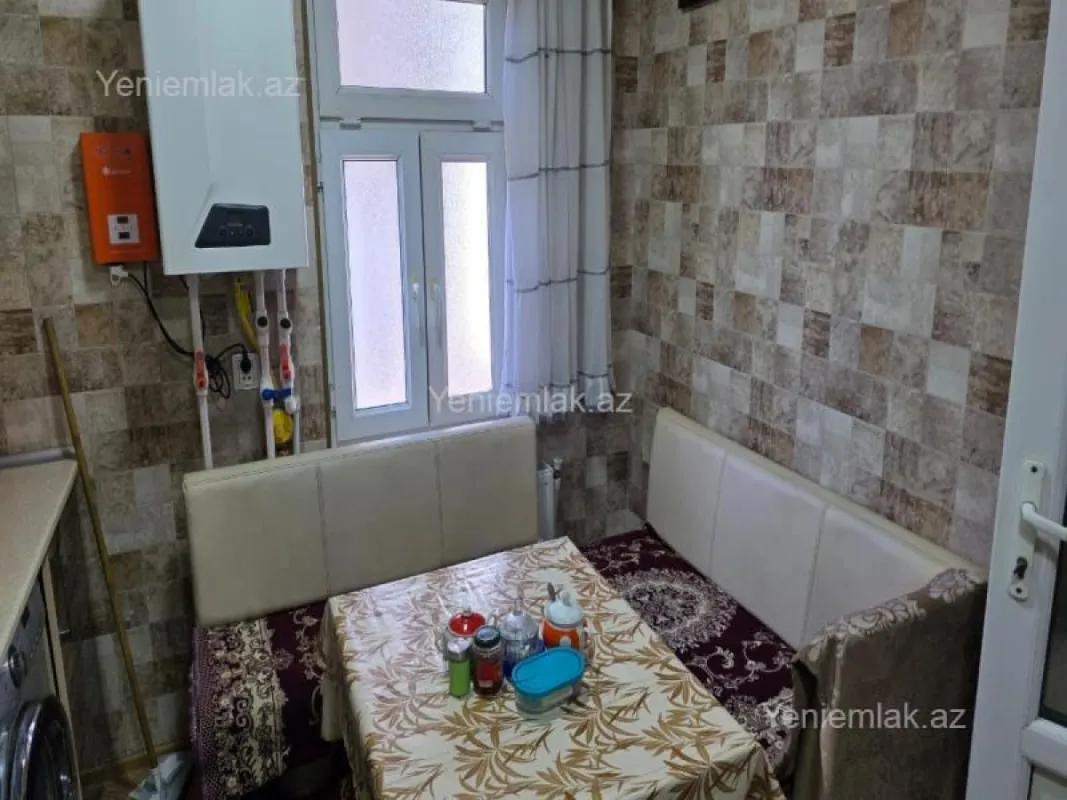 Satılır 5 otaqlı köhnə tikili 100 m²