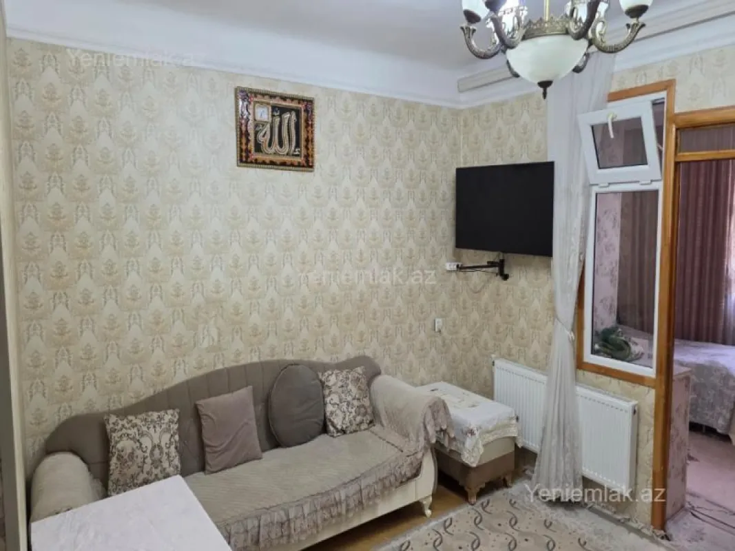 Satılır 5 otaqlı köhnə tikili 100 m²