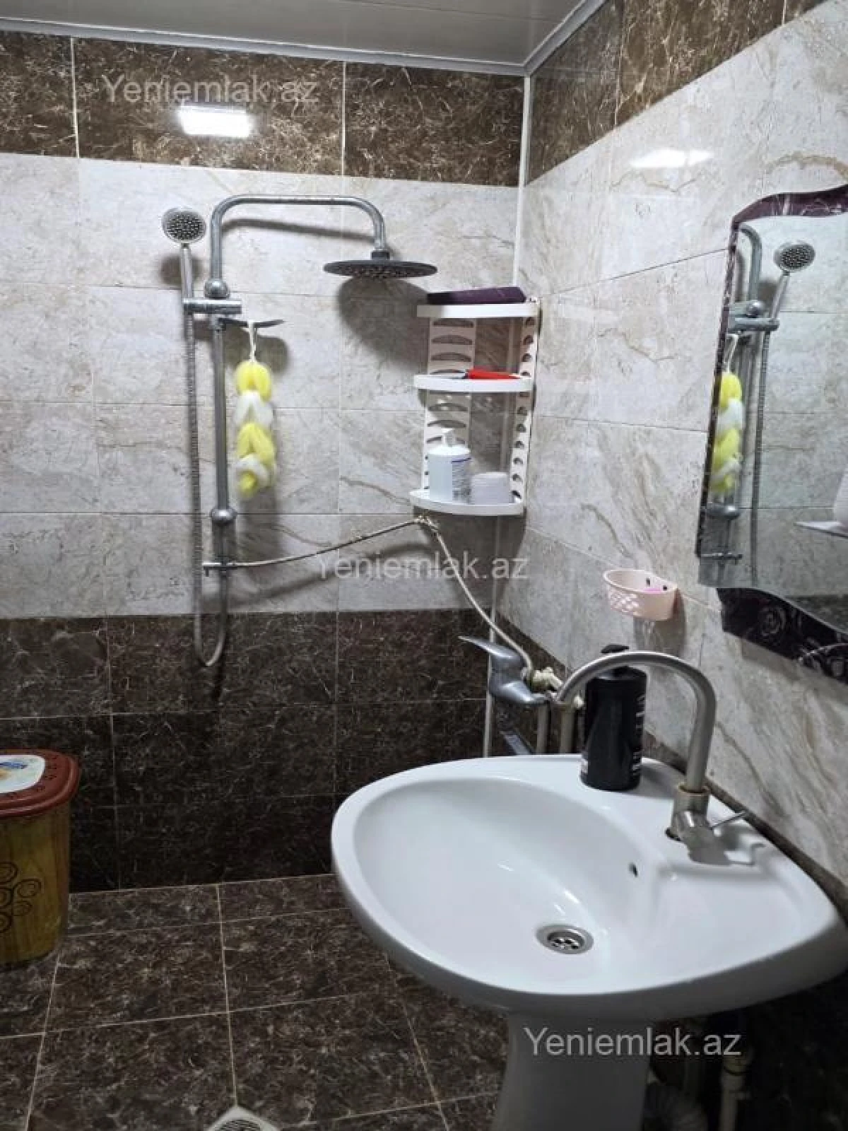 Satılır 5 otaqlı köhnə tikili 100 m²