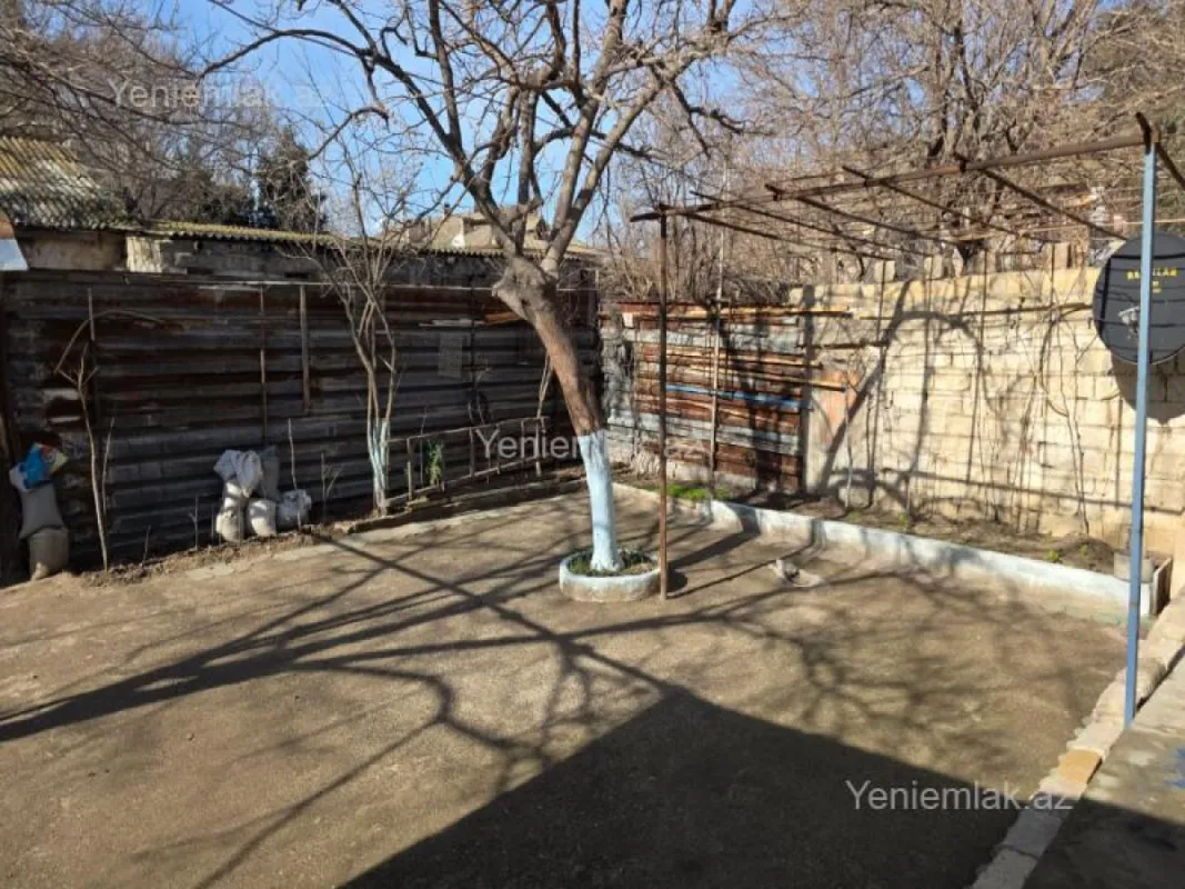 Satılır 5 otaqlı köhnə tikili 100 m²