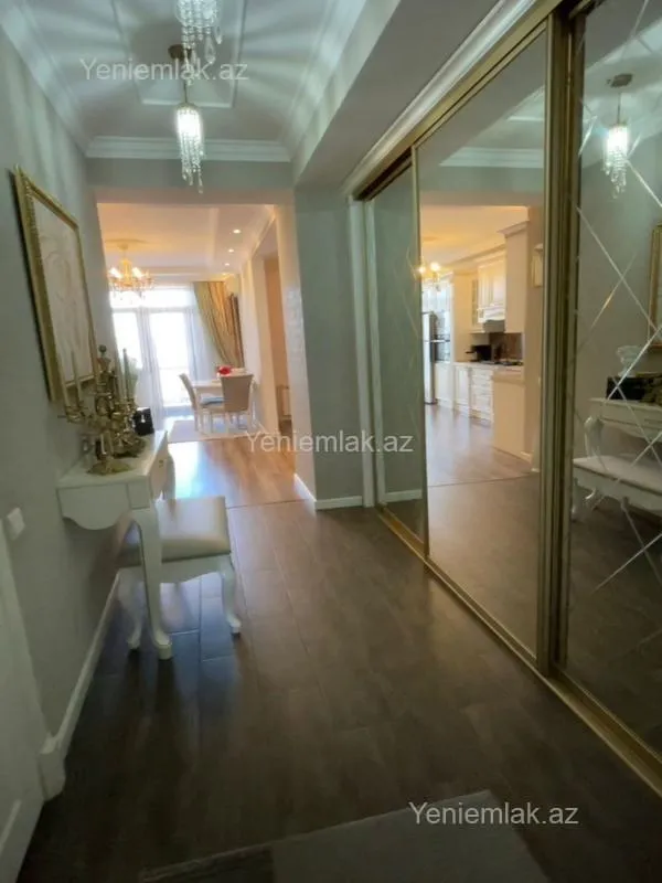 Satılır 2 otaqlı yeni tikili 70 m²