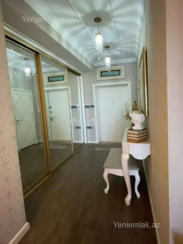 Satılır 2 otaqlı yeni tikili 70 m²