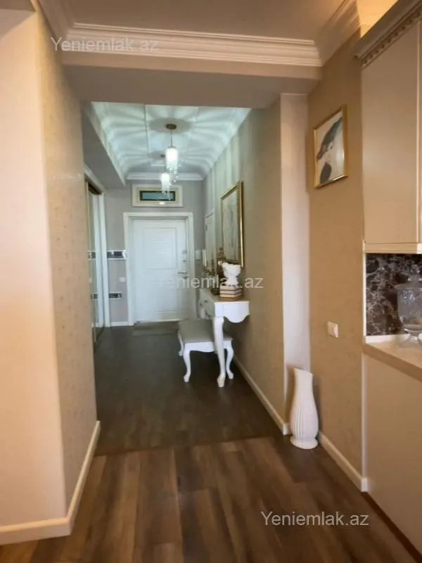 Satılır 2 otaqlı yeni tikili 70 m²