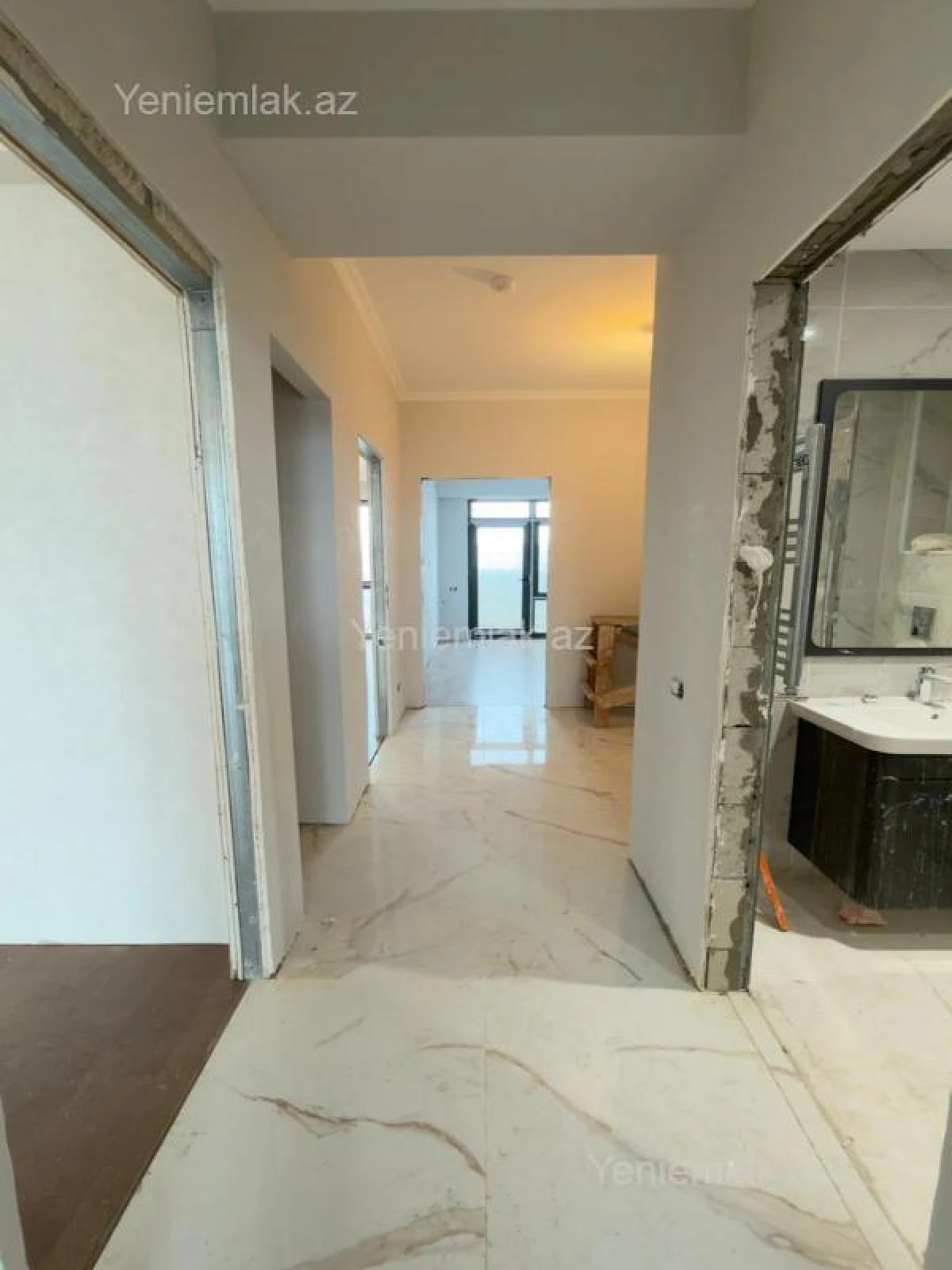 Satılır 3 otaqlı yeni tikili 96 m²