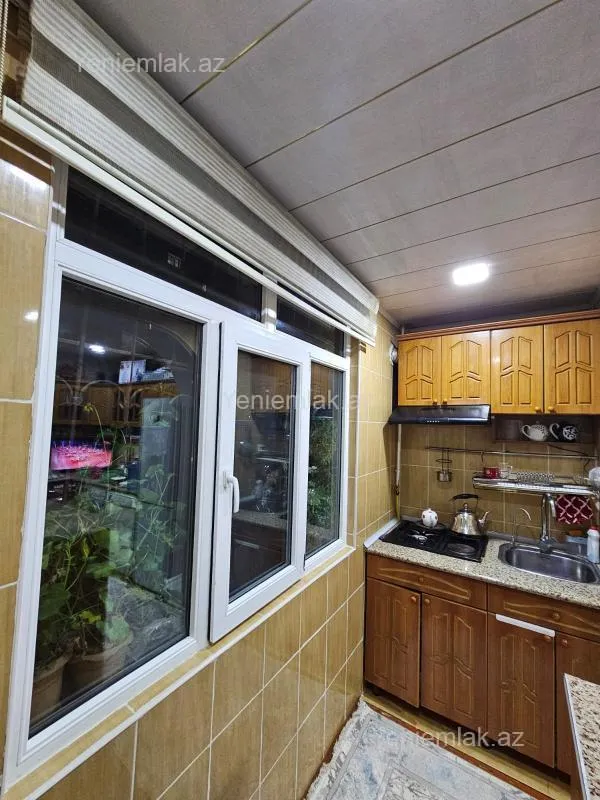 Satılır 3 otaqlı köhnə tikili 90 m²