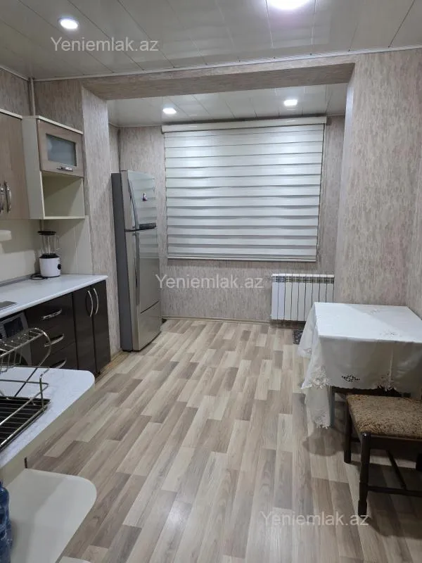 Satılır 3 otaqlı köhnə tikili 80 m²