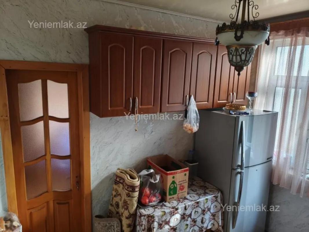 Satılır 3 otaqlı köhnə tikili 85 m²