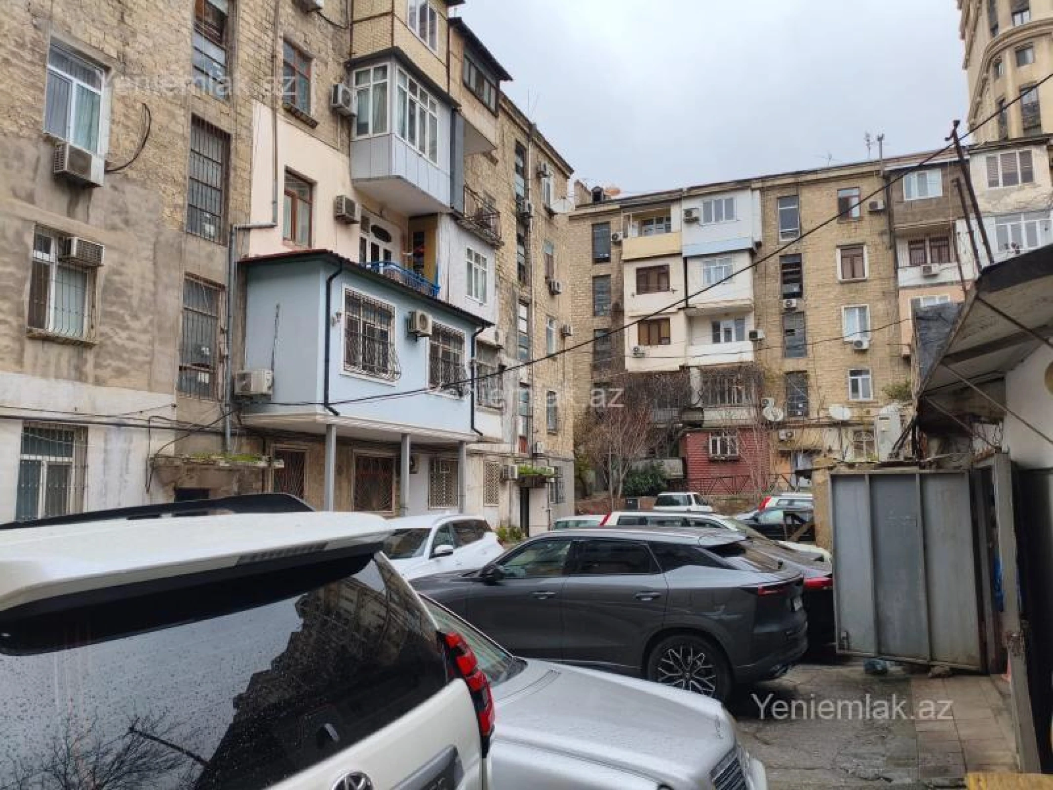 Satılır 3 otaqlı köhnə tikili 85 m²