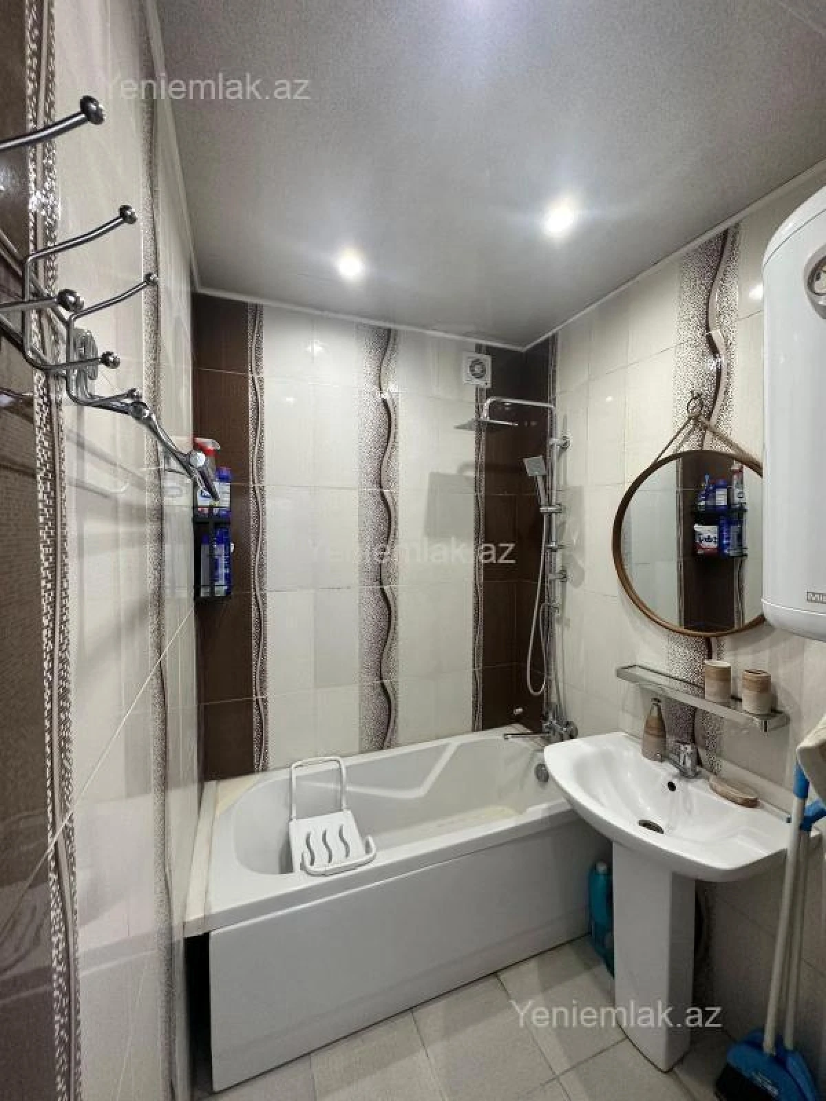 Satılır 2 otaqlı köhnə tikili 55 m²
