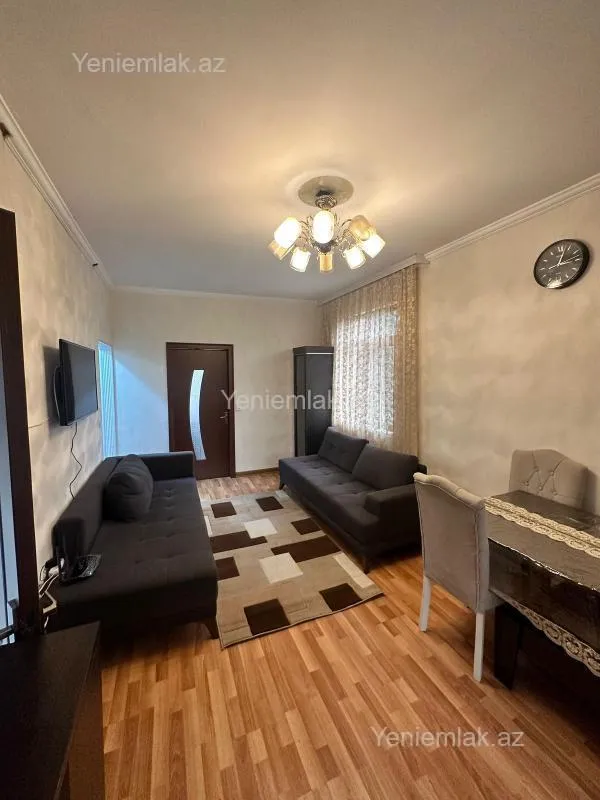 Satılır 2 otaqlı köhnə tikili 55 m²