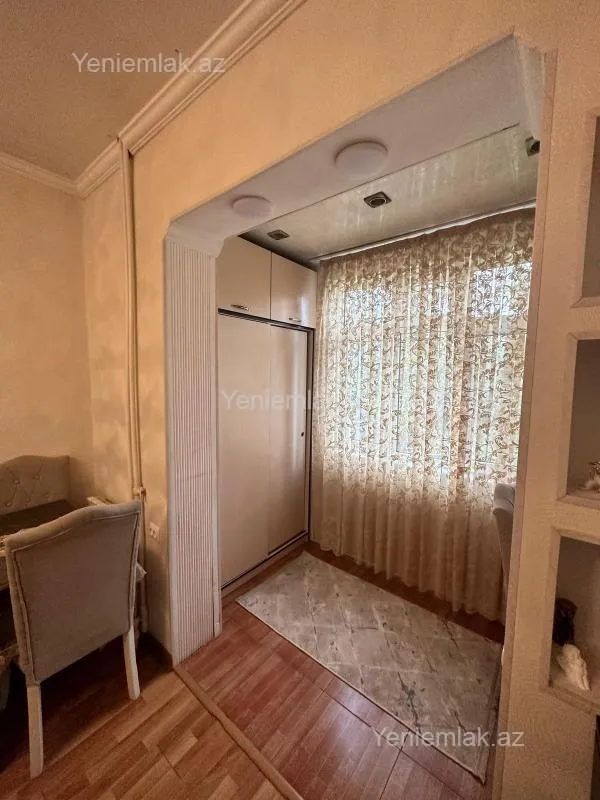 Satılır 2 otaqlı köhnə tikili 55 m²