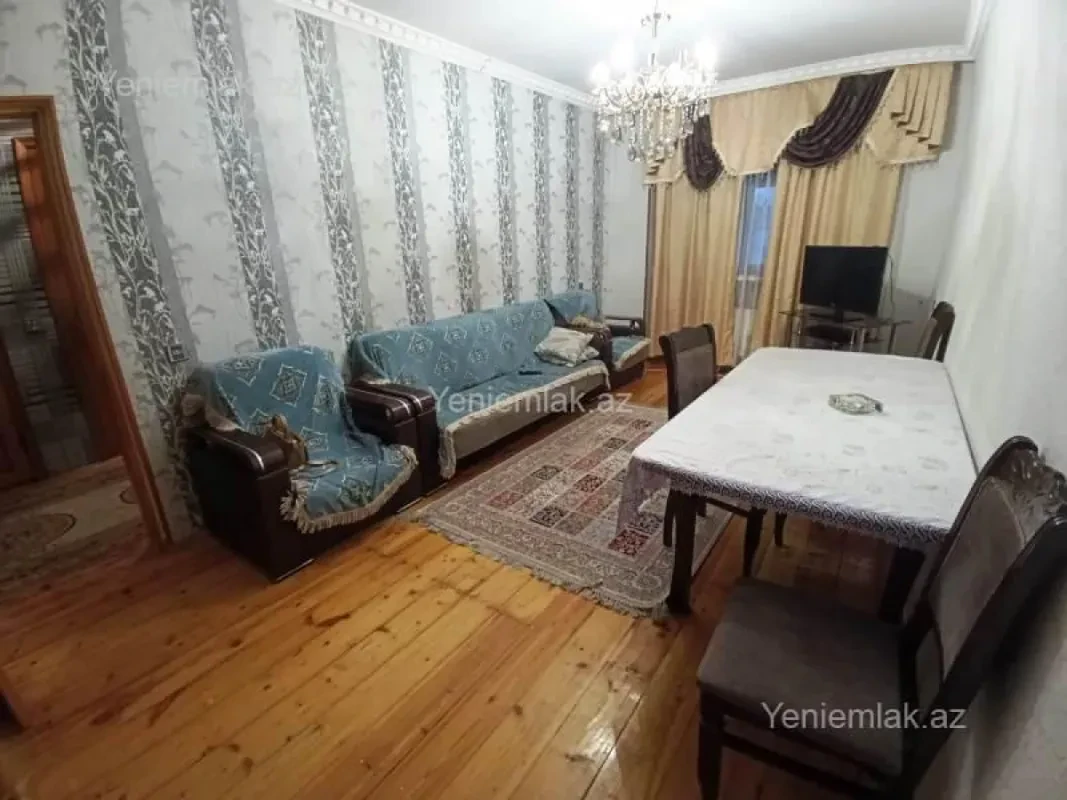 Satılır 3 otaqlı köhnə tikili 80 m²