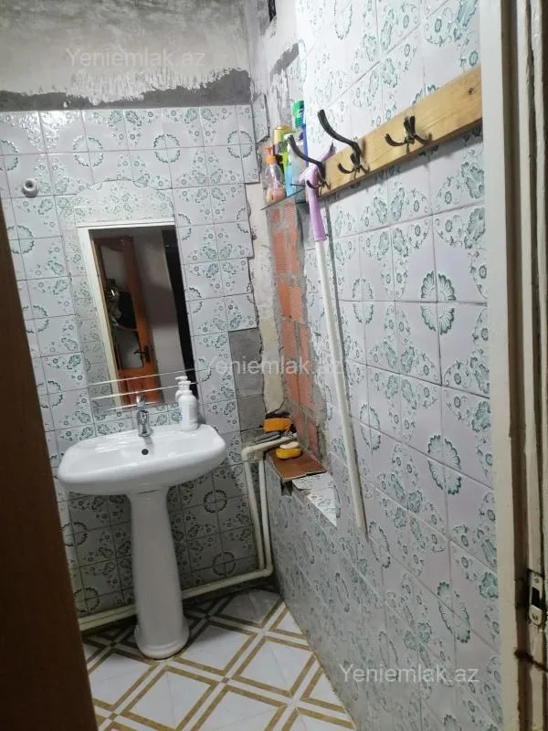 Satılır 3 otaqlı köhnə tikili 80 m²
