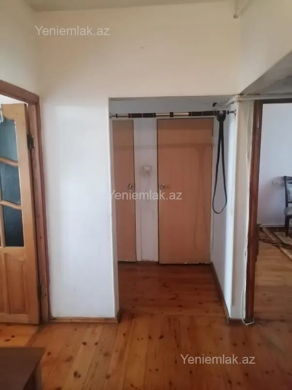 Satılır 3 otaqlı köhnə tikili 80 m²
