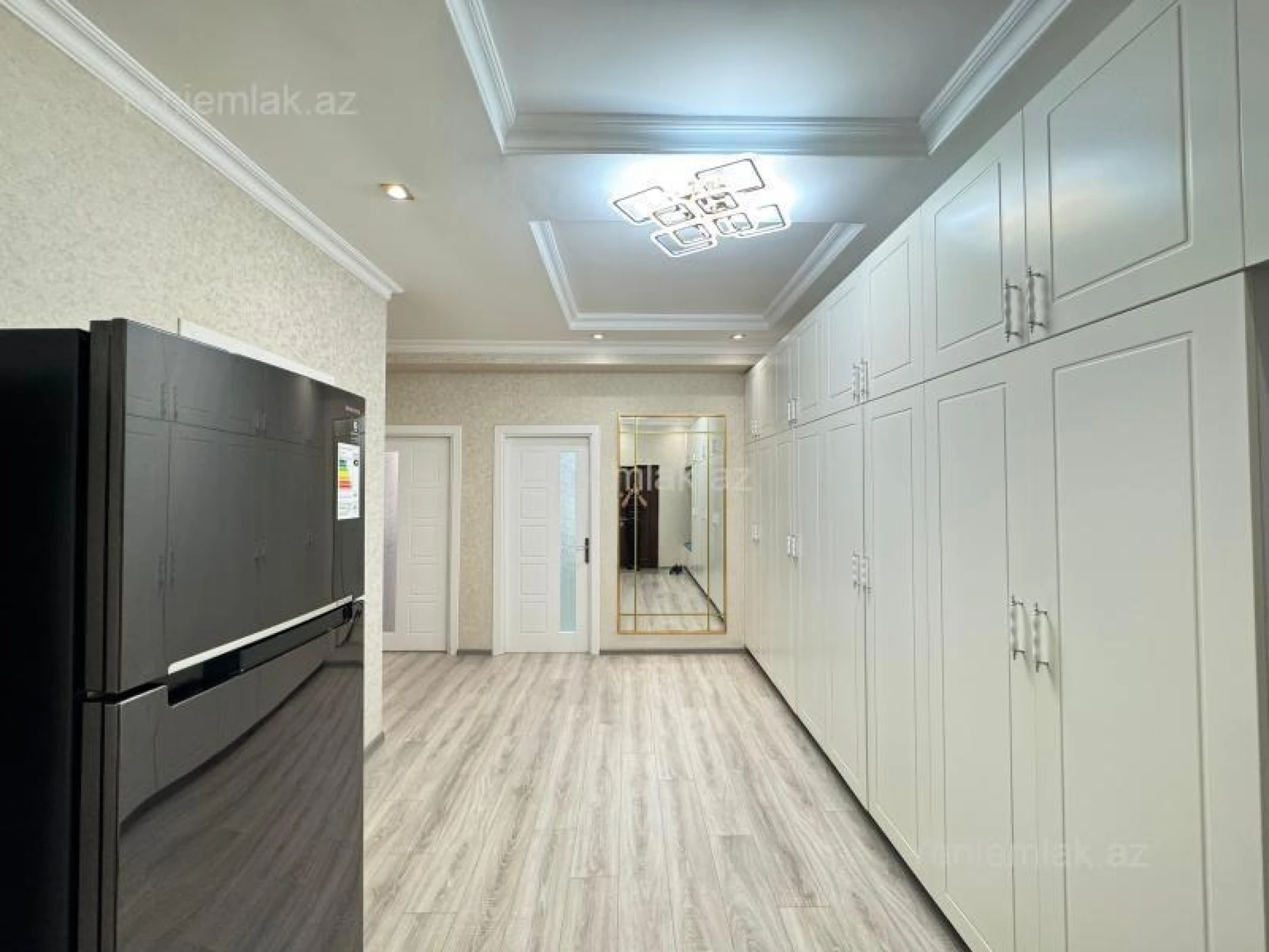 Satılır 3 otaqlı yeni tikili 100.7 m²