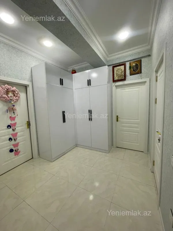 Satılır 3 otaqlı yeni tikili 110 m²