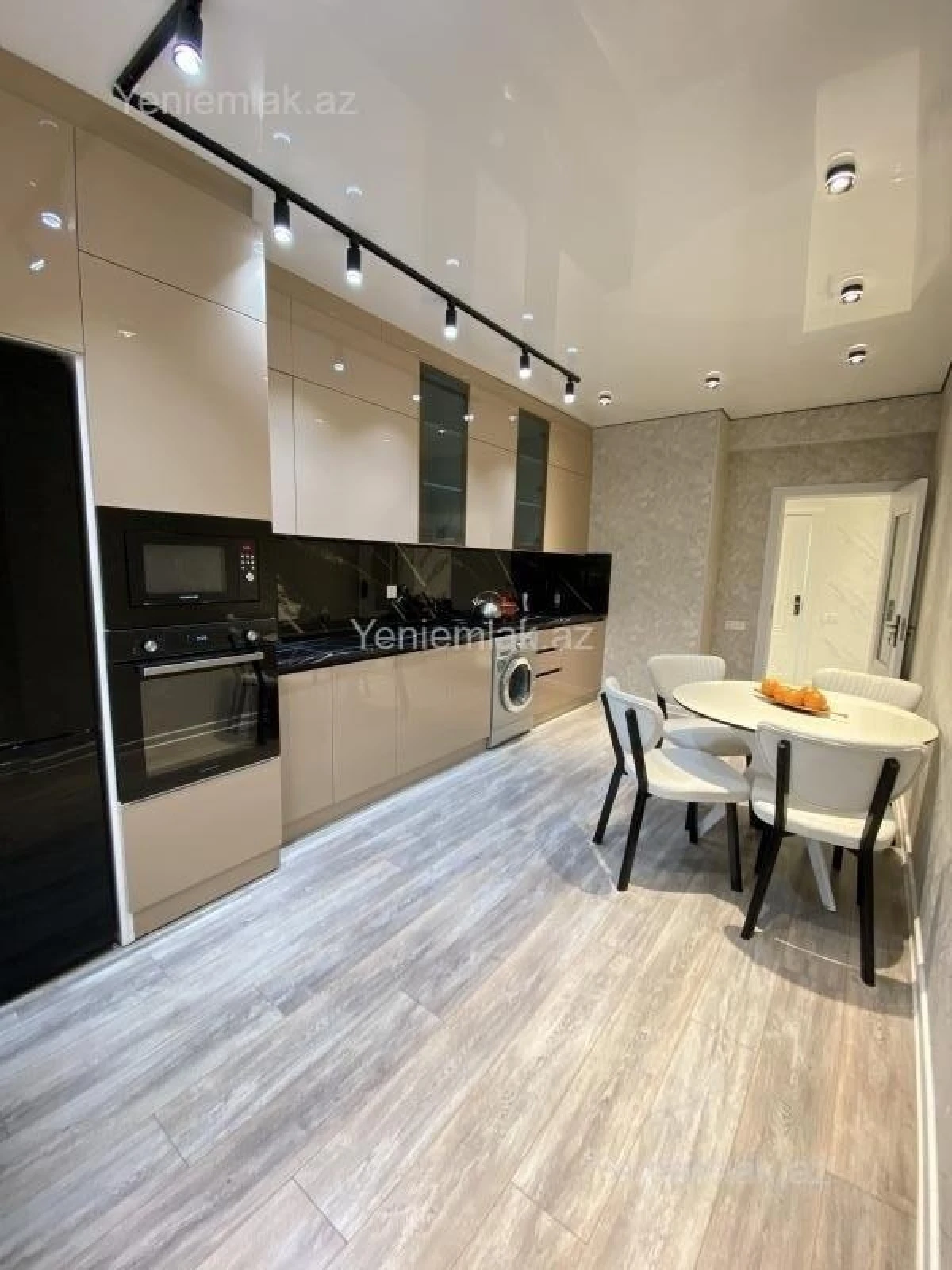 Satılır 2 otaqlı yeni tikili 95 m²