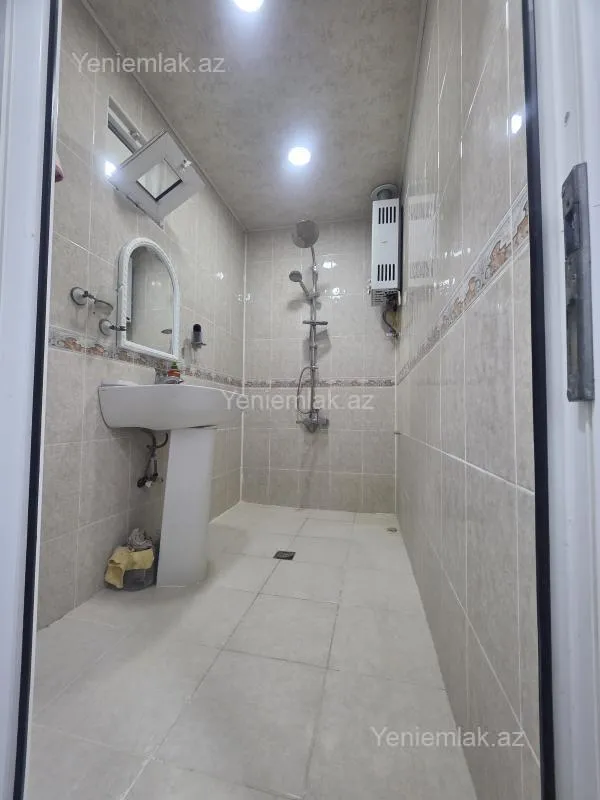 Satılır 2 otaqlı köhnə tikili 60 m²