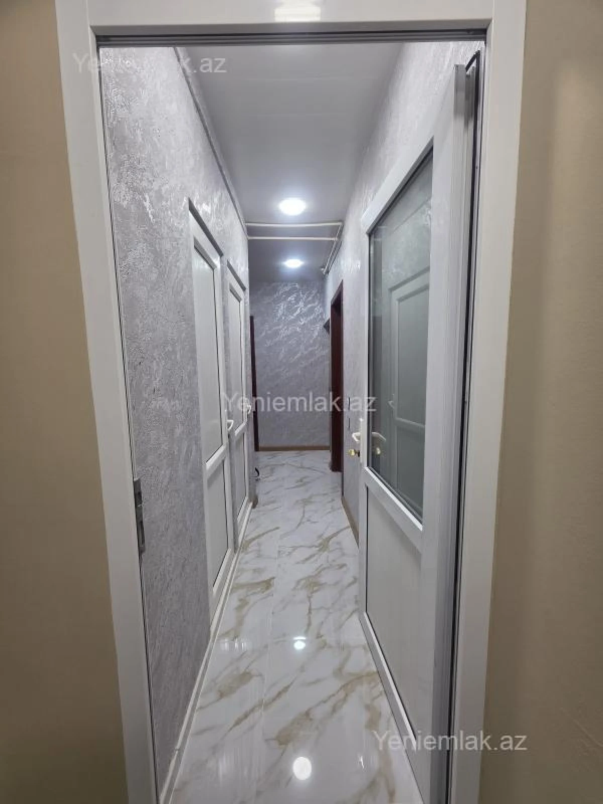 Satılır 2 otaqlı köhnə tikili 60 m²