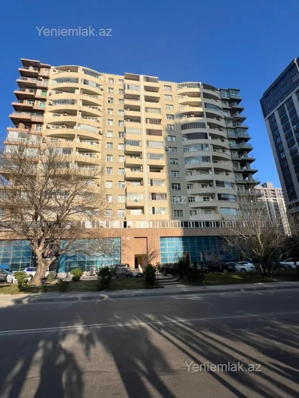 Satılır 3 otaqlı yeni tikili 136 m²