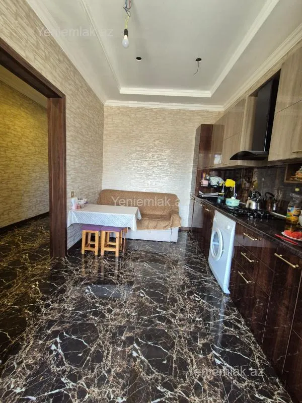 Satılır 3 otaqlı həyət evi 100 m²