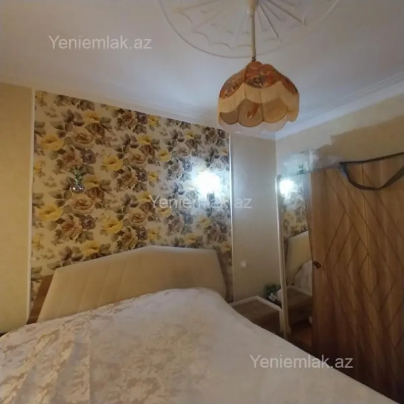 Satılır 3 otaqlı köhnə tikili 80 m²