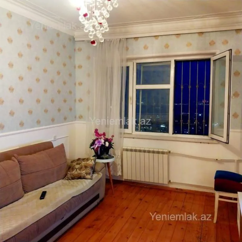 Satılır 3 otaqlı köhnə tikili 80 m²