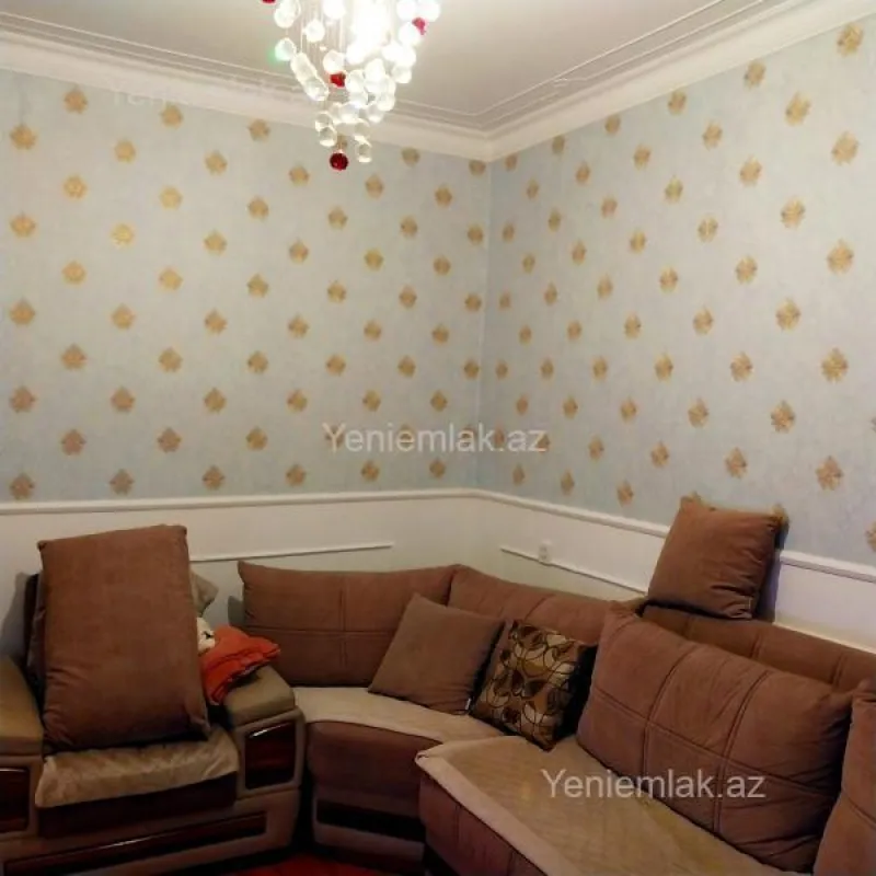 Satılır 3 otaqlı köhnə tikili 80 m²