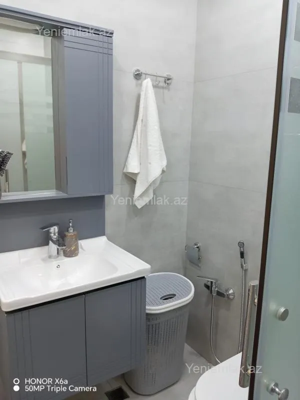 Satılır 2 otaqlı yeni tikili 60 m²