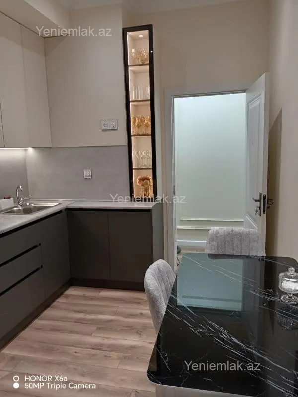 Satılır 2 otaqlı yeni tikili 60 m²