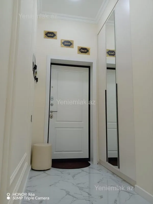 Satılır 2 otaqlı yeni tikili 60 m²