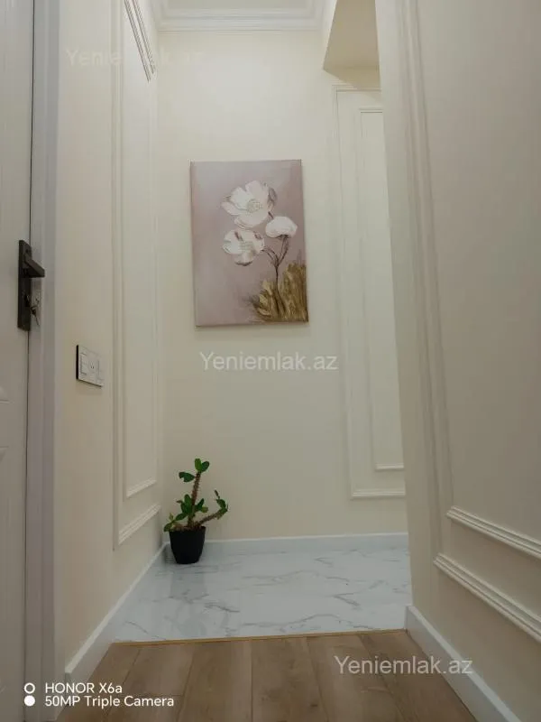 Satılır 2 otaqlı yeni tikili 60 m²