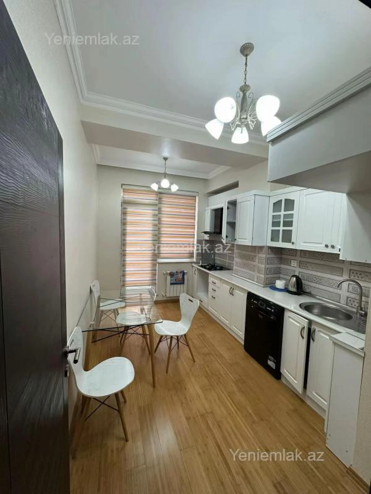 Satılır 2 otaqlı yeni tikili 75 m²