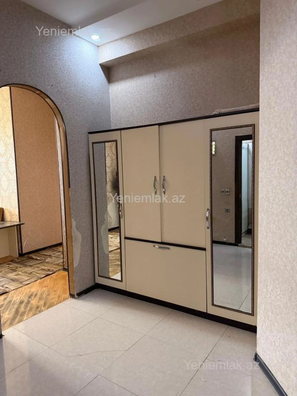 Satılır 3 otaqlı yeni tikili 95 m²