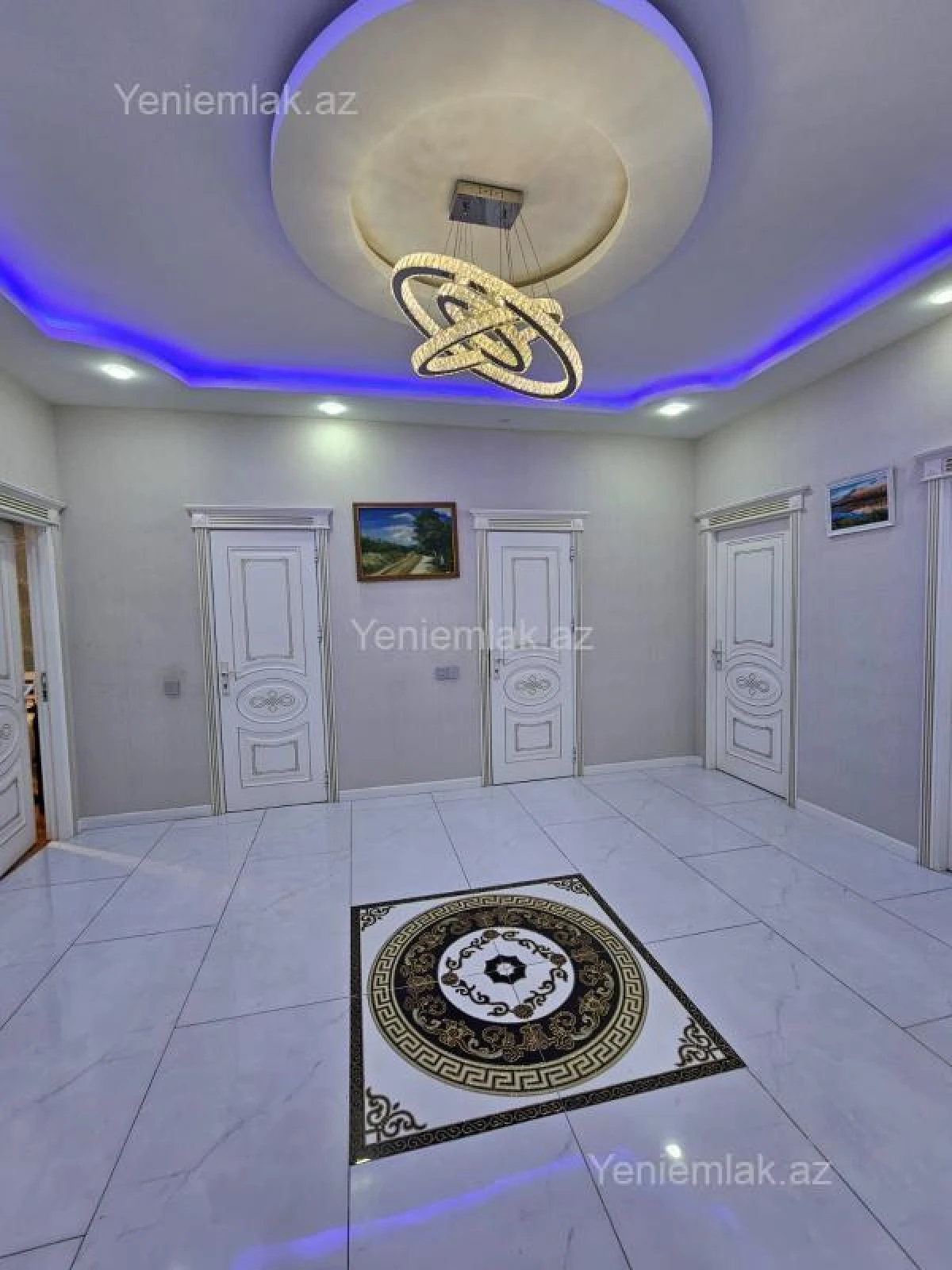 Satılır 3 otaqlı yeni tikili 130 m²