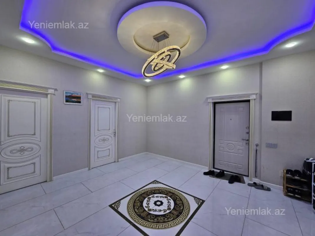 Satılır 3 otaqlı yeni tikili 130 m²