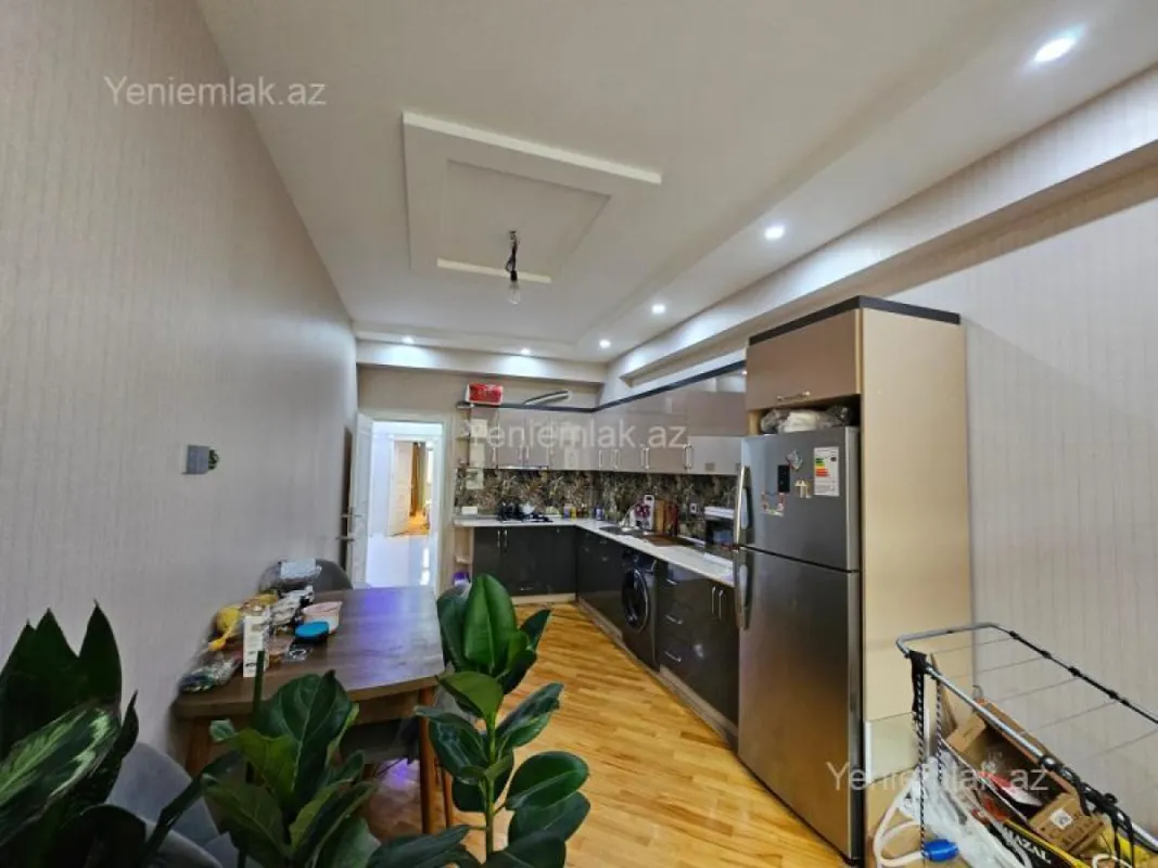 Satılır 3 otaqlı yeni tikili 130 m²